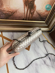 Bottega Veneta Woven Mini Knot Clutch In Silver 20x5x12cm - 2