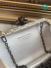 Bottega Veneta Woven Mini Knot Clutch In Silver 20x5x12cm - 6