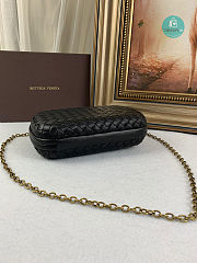Bottega Veneta Woven Mini Knot Clutch In Black 20x5x12cm - 4