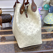 Louis Vuitton Hina MM Mahina Leather Handbag In Cream 46x29.5x17cm - 2