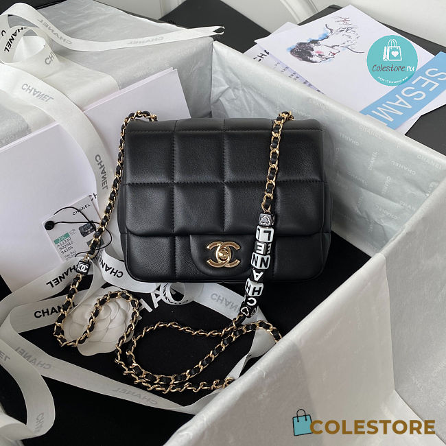 Chanel 23C Mini Shoulder Bag White 17x14x7cm - 1