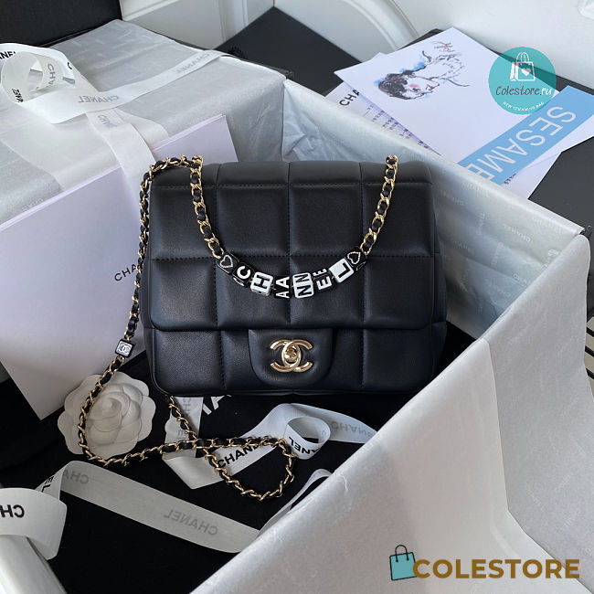 Chanel 23C Shoulder Bag White 19x16x7.5cm - 1
