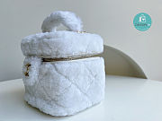Chanel Small Vanity Case Shearling White 21x17x17cm - 6