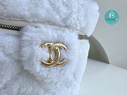Chanel Small Vanity Case Shearling White 21x17x17cm - 5