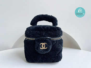 Chanel Small Vanity Case Shearling Black 21x17x17cm