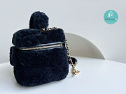 Chanel Small Vanity Case Shearling Black 21x17x17cm - 2