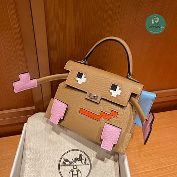 Hermes Kelly Dole Picto Silver hardware In beige and Blue 16.5×13.1×7cm