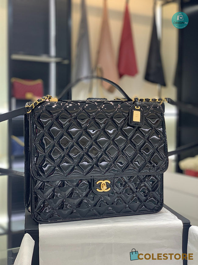 Chanel Large Backpack in Patent Calfskin 31.5x31x9cm - 1