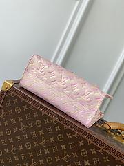 Louis Vuiiton OnTheGo PM Monogram Empreinte leather Light Pink 25 x 19 x 11.5 cm   - 5