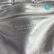Bottega Veneta Women's Metallic Padded Cassette Sliver Bag 26cmx18cmx8cm - 6