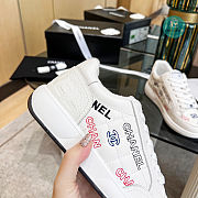 Chanel 22 Sneaker In White - 5