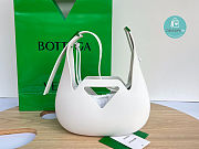 Bottega Veneta Small Moulded Shoulder Bag White 27x17x7.5 cm - 1