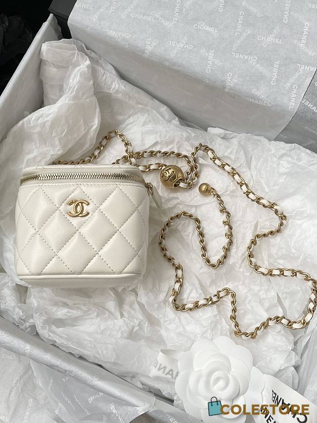 Chanel Classic White Box With Chain 8.5x11x7cm  - 1