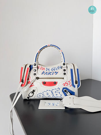 Colestore Balenciaga Agneau Graffiti Shoulder Bag Large White 30x10x20cm