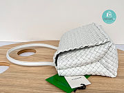 Bottega Veneta Patti Intrecciato-leather Top-handle bag In White 24x20x12 cm - 5