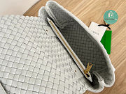 Bottega Veneta Patti Intrecciato-leather Top-handle bag In White 24x20x12 cm - 4