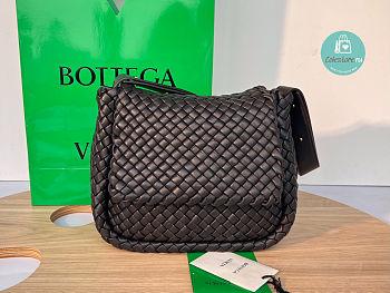 Bottega Veneta Cobble Padded Napa Shoulder Bag 26x21x9 cm
