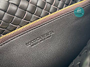 Bottega Veneta Cobble Padded Napa Shoulder Bag 26x21x9 cm - 6