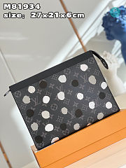 Louis Vuitton Pochette Voyage Monogram Eclipse 27 x 21 x 6 cm - 5