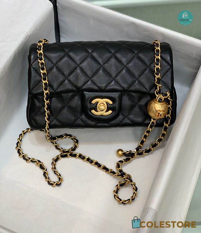 Chanel Classic Flap Pearl Crush Rectangle Black Lambskin 20x13x7 cm - 1