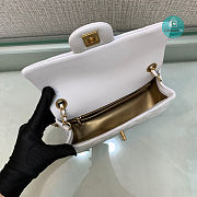 Chanel Classic Flap Pearl Crush Rectangle White Lambskin 20x13x7 cm - 6