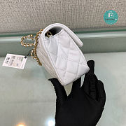 Chanel Classic Flap Pearl Crush Rectangle White Lambskin 20x13x7 cm - 3