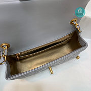 Chanel Classic Flap Pearl Crush Rectangle Gray Lambskin 20x13x7 cm - 2