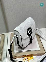 Christian Dior Calfskin Perforated Oblique Medium Bobby Flap White Black 23×18×7 cm  - 5