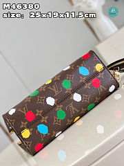 Louis Vuitton The LVxYK OnTheGo PM 25x19x11.5cm - 2