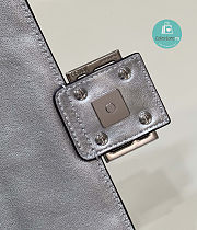 Fendi Silver Metallic Nappa Embossed Baguette Large Argento/Palladio 27x5x15cm - 3