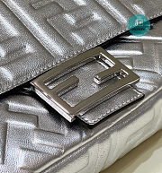 Fendi Silver Metallic Nappa Embossed Baguette Large Argento/Palladio 27x5x15cm - 4