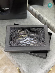 YSL UPTOWN POUCH IN CROCODILE-EMBOSSED SHINY LEATHER 27×16×2CM  - 2