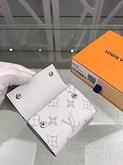  Louis Vuitton Discovery Compact Wallet 9.7 x 7.0 x 2.0 cm - 6