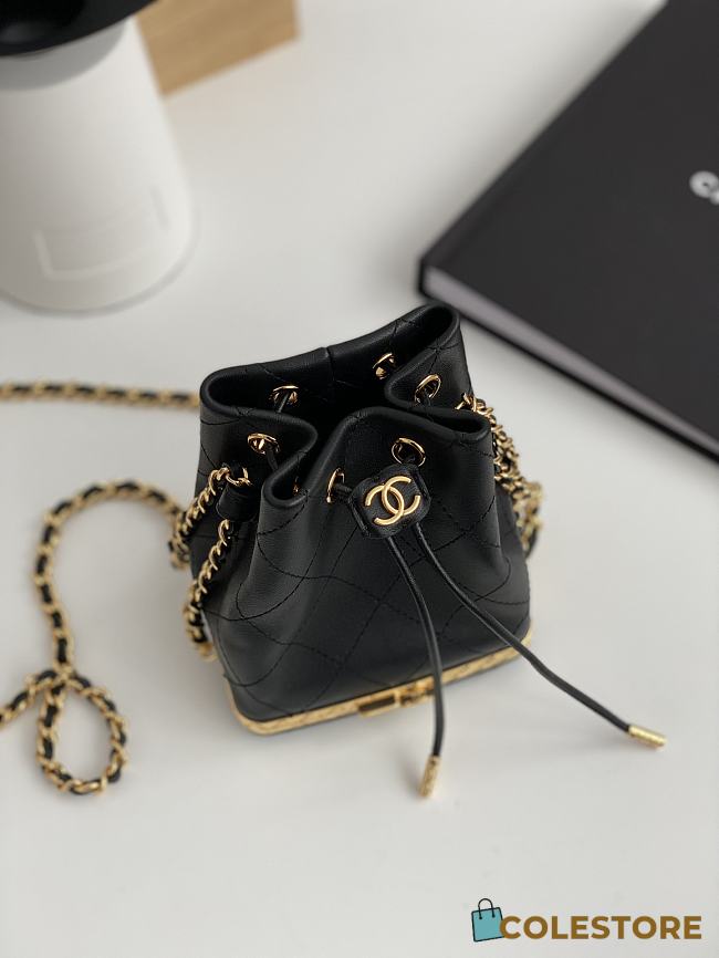 Chanel 22S Bucket Small With Chain Black Lambskin 14x11x8cm - 1