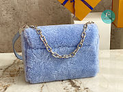 Louis Vuitton Twist MM Hand Bag In Shearling Blue 23 x 17 x 9.5 cm - 2