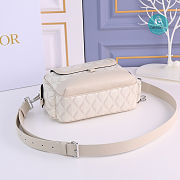 Dior Hit the Road CD Diamond In Beige 26 x 21 x 8 cm - 3