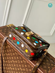 Louis Vuitton Métis LV x YK pochette 25.0 x 19.0 x 7.0 cm - 6