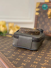Louis Vuitton Phone Box 10x17x4.5 cm - 3