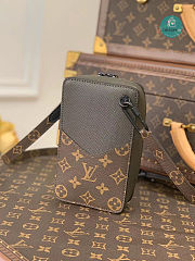 Louis Vuitton Phone Box 10x17x4.5 cm - 2
