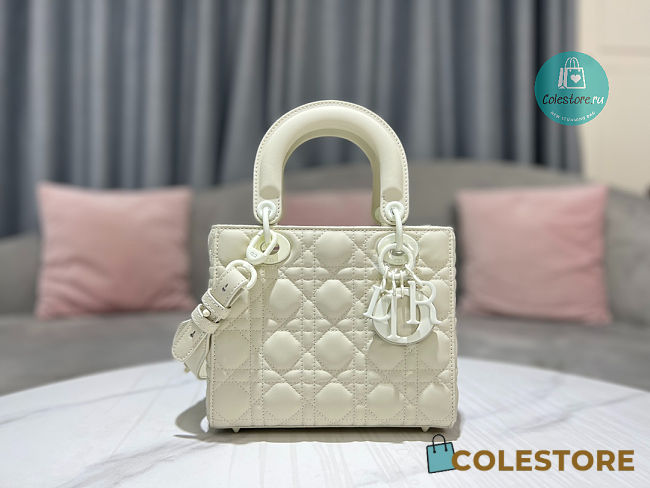 Medium Lady Dior Latte Uramatte Cannage Calfskin In Full White 20cm  - 1