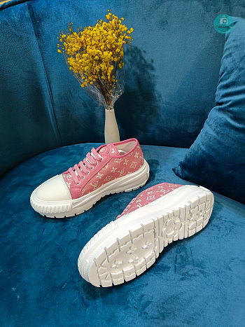 Louis Vuitton Squad Sneaker In Pink
