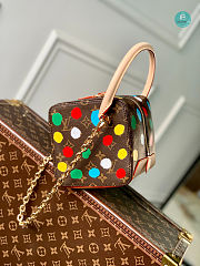 Louis Vuitton LV x YK Square Handbag 16 x 16 x 16 cm - 1