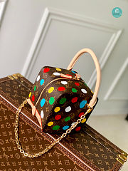Louis Vuitton LV x YK Square Handbag 16 x 16 x 16 cm - 3
