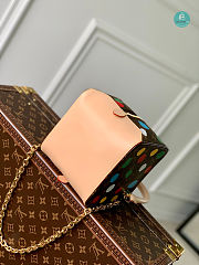 Louis Vuitton LV x YK Square Handbag 16 x 16 x 16 cm - 2