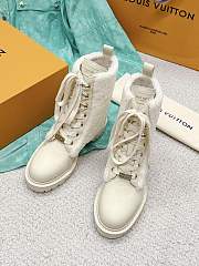 Colestore Louis Vuitton Territory Flat Ranger In Beige  - 6