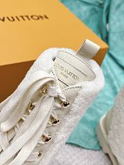 Colestore Louis Vuitton Territory Flat Ranger In Beige  - 5