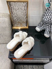 Hermes Eze Wedge Sandals In Shearling White - 5