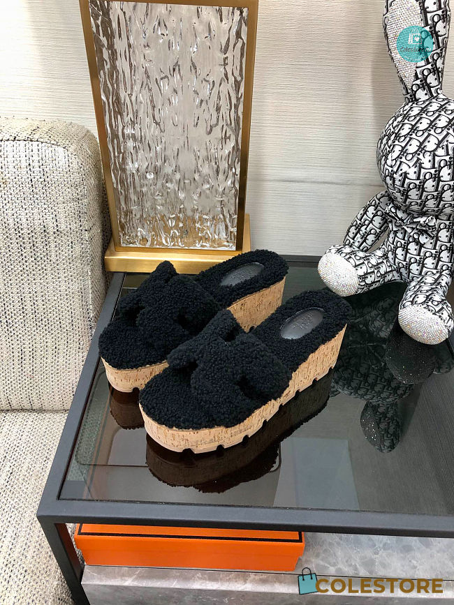 Hermes Eze Wedge Sandals In Shearling Black - 1