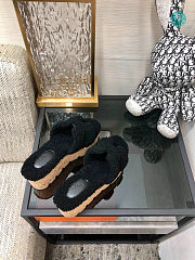 Hermes Eze Wedge Sandals In Shearling Black - 4
