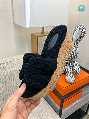 Hermes Eze Wedge Sandals In Shearling Black - 5